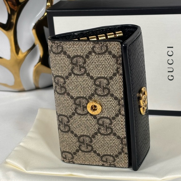 Gorgeous Gucci 6 Key Holder Sold - Picture 4 of 16